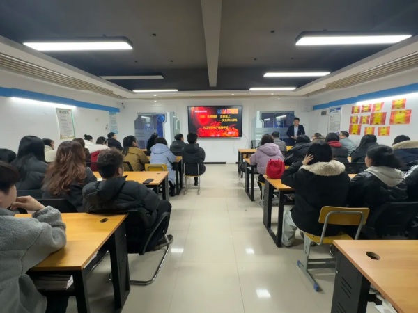 九江华东电子信息学校开展开学第一课消防安全专题培训